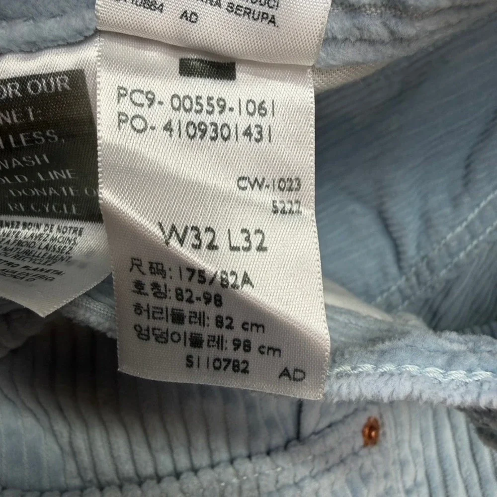 Levi's 559 Elephant Corduroy Pants Mens 32x31 Relaxed Straight Light Blue Cotton